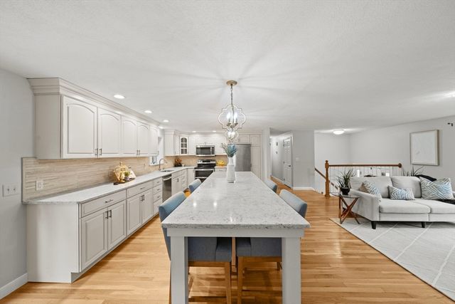 5 Ivanhoe Dr., Lynnfield, MA 01940