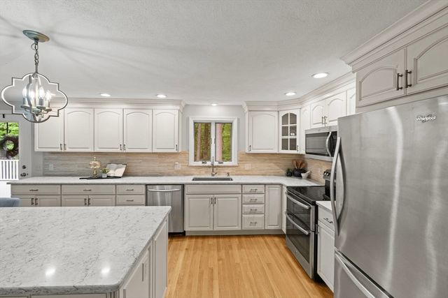 5 Ivanhoe Dr., Lynnfield, MA 01940