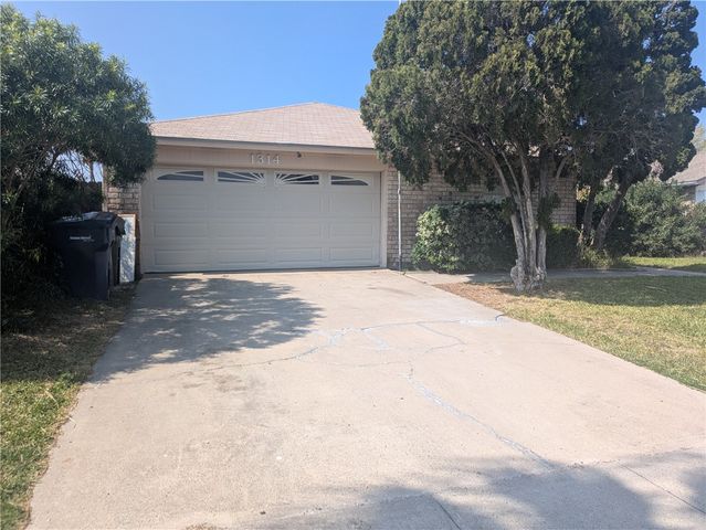 1314 Harbor Lights Dr, Corpus Christi, TX 78412