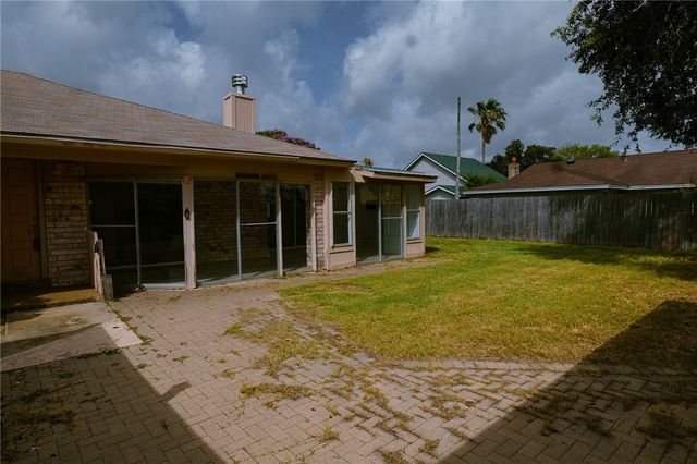 1314 Harbor Lights Dr, Corpus Christi, TX 78412