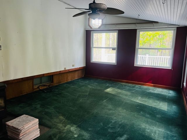 94 City Depot Rd, Charlton, MA 01507