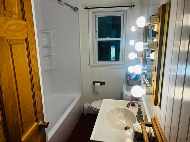 94 City Depot Rd, Charlton, MA 01507