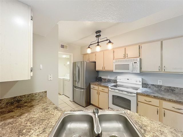 12602 CREST SPRINGS LANE 1333, Orlando, FL 32828