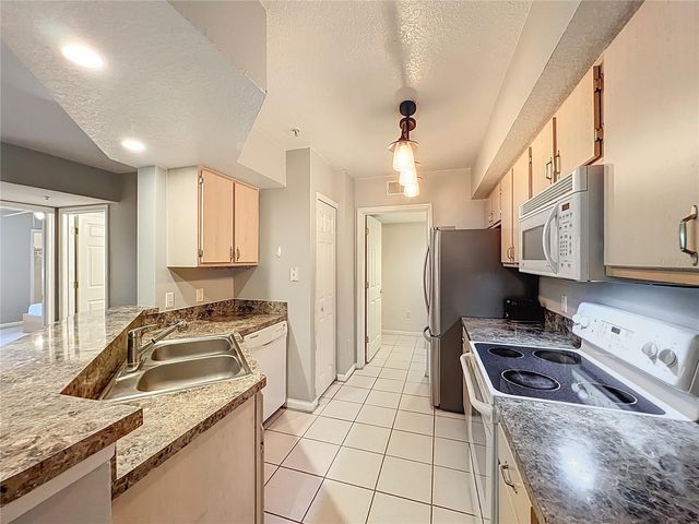 12602 CREST SPRINGS LANE 1333, Orlando, FL 32828