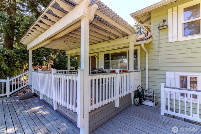 1301 Bel Air Road, Tacoma, WA 98406