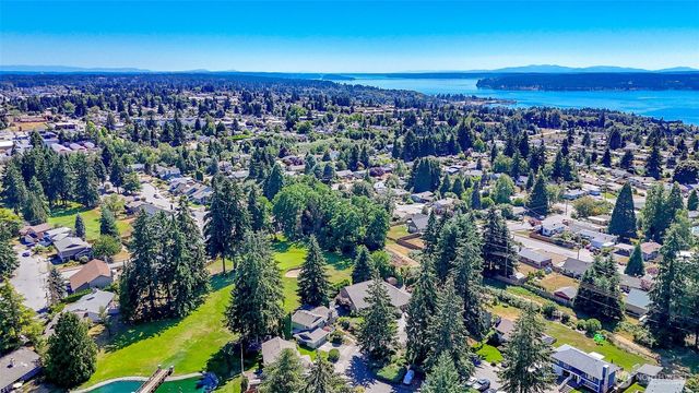 1301 Bel Air Road, Tacoma, WA 98406