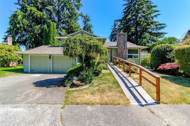 1301 Bel Air Road, Tacoma, WA 98406
