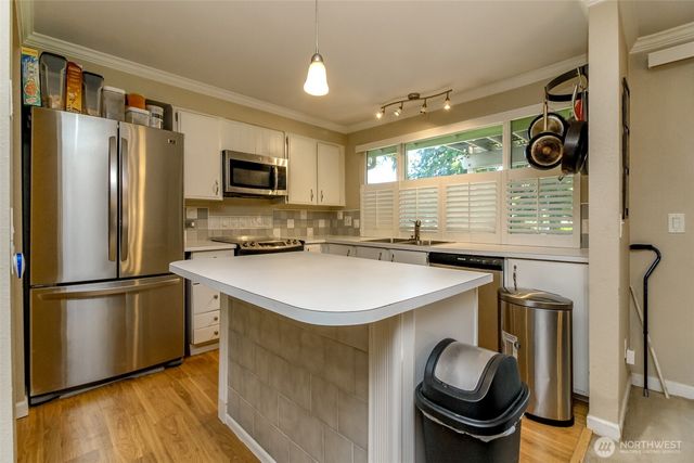 1301 Bel Air Road, Tacoma, WA 98406