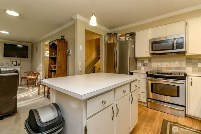 1301 Bel Air Road, Tacoma, WA 98406