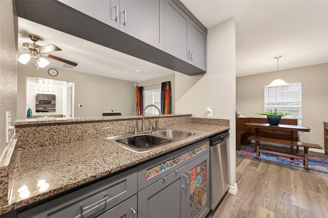 2800 Jeanetta Street 1211, Houston, TX 77063