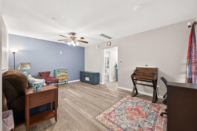 2800 Jeanetta Street 1211, Houston, TX 77063