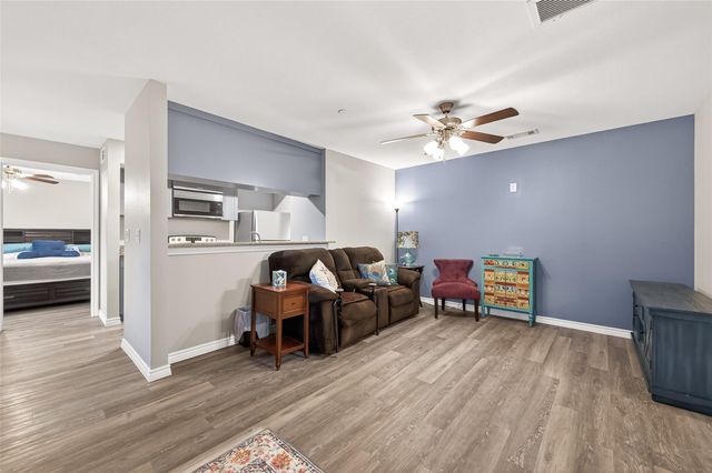 2800 Jeanetta Street 1211, Houston, TX 77063