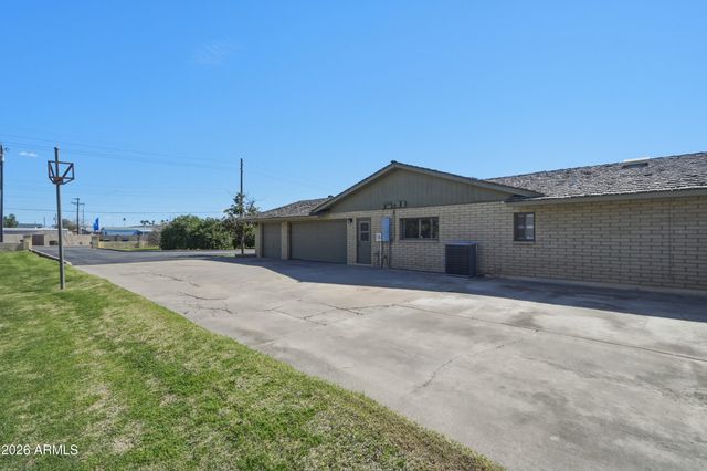 2042 N CENTER Street, Mesa, AZ 85201