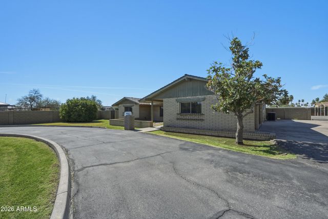 2042 N CENTER Street, Mesa, AZ 85201