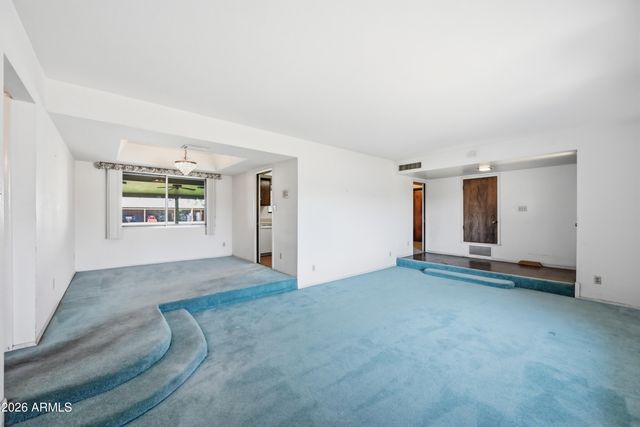 2042 N CENTER Street, Mesa, AZ 85201