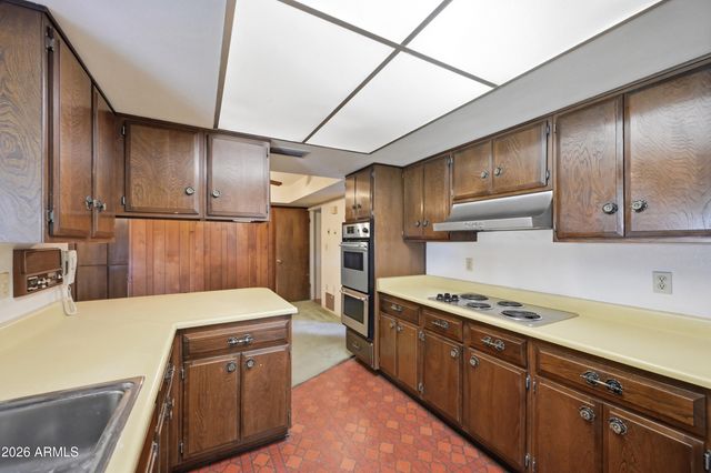 2042 N CENTER Street, Mesa, AZ 85201