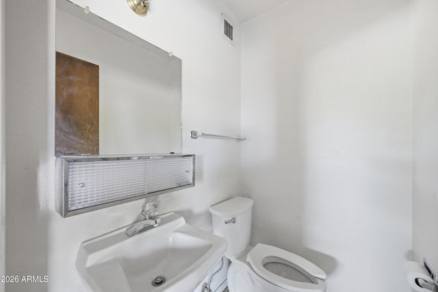 2042 N CENTER Street, Mesa, AZ 85201