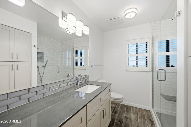 2042 N CENTER Street, Mesa, AZ 85201