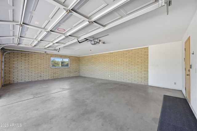 2042 N CENTER Street, Mesa, AZ 85201