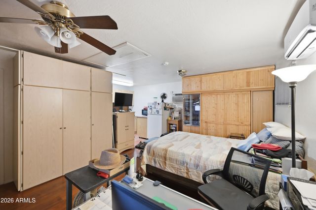 2042 N CENTER Street, Mesa, AZ 85201