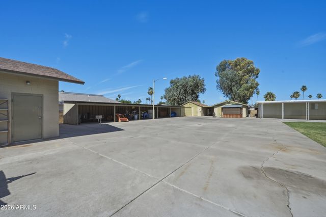 2042 N CENTER Street, Mesa, AZ 85201