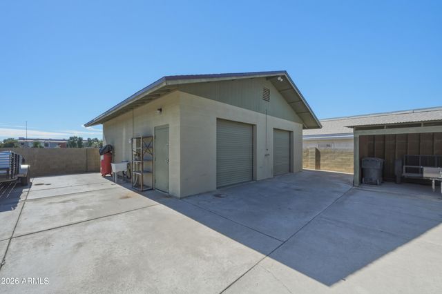 2042 N CENTER Street, Mesa, AZ 85201