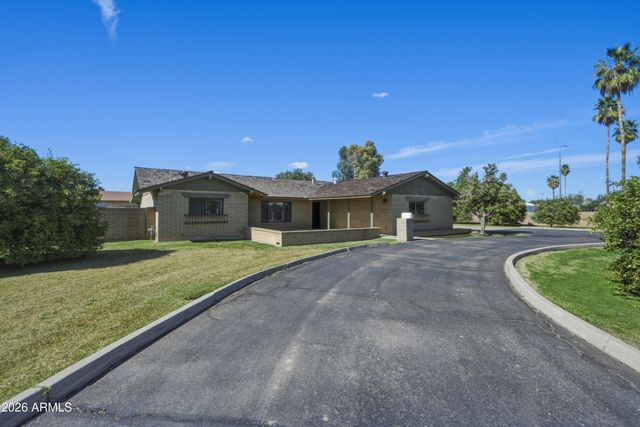 2042 N CENTER Street, Mesa, AZ 85201