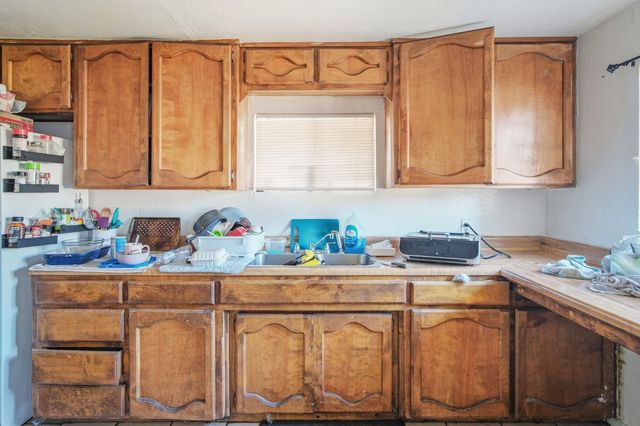 402 Maple St, Modesto, CA 95351