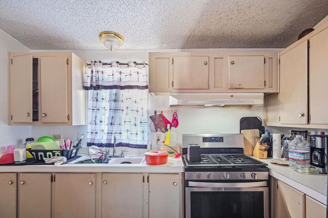 402 Maple St, Modesto, CA 95351