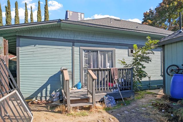 402 Maple St, Modesto, CA 95351