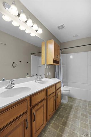 6749 Manchester Drive, Maryville, IL 62062