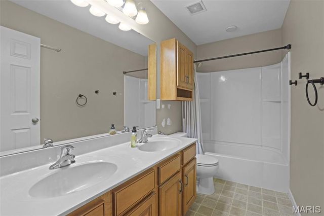 6749 Manchester Drive, Maryville, IL 62062