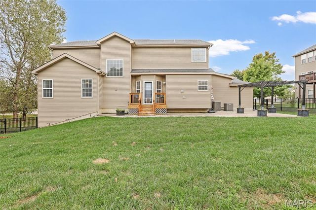 6749 Manchester Drive, Maryville, IL 62062