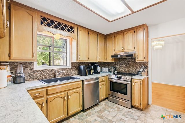 314 Kelly Drive, Victoria, TX 77904