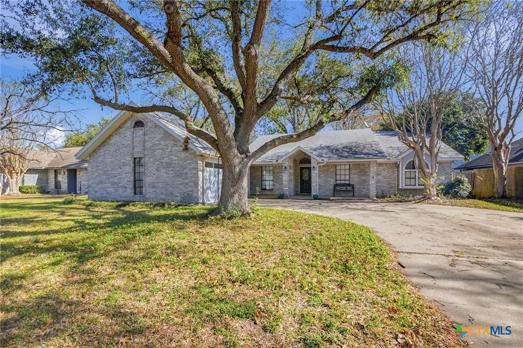 314 Kelly Drive, Victoria, TX 77904