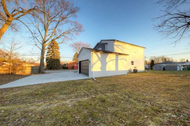 1125 Brandt Street, Garden City, MI 48135