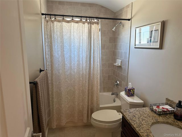 20 Via Continental, Huntington Station, NY 11746