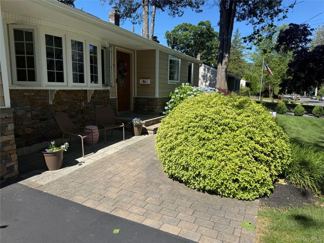 20 Via Continental, Huntington Station, NY 11746