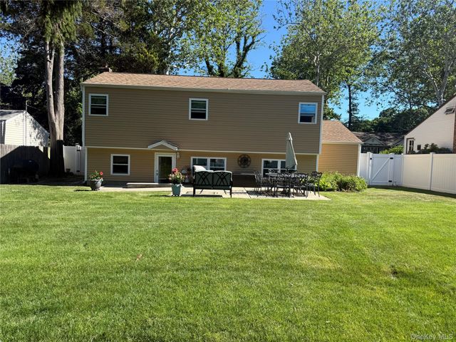 20 Via Continental, Huntington Station, NY 11746