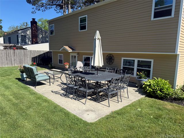 20 Via Continental, Huntington Station, NY 11746