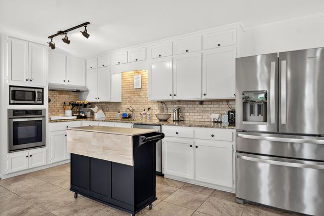 1105 Bagley Dr, Fayetteville, TN 37334