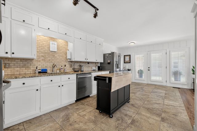 1105 Bagley Dr, Fayetteville, TN 37334