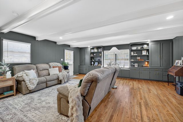 1105 Bagley Dr, Fayetteville, TN 37334