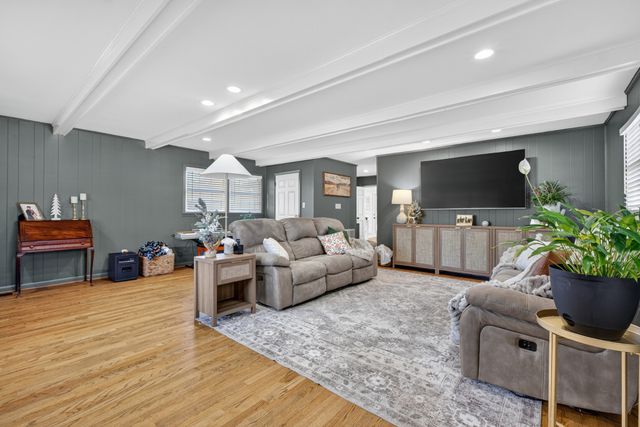 1105 Bagley Dr, Fayetteville, TN 37334