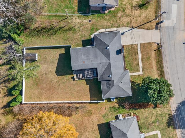 1105 Bagley Dr, Fayetteville, TN 37334