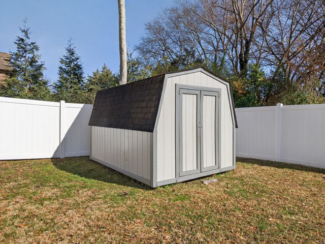 1105 Bagley Dr, Fayetteville, TN 37334