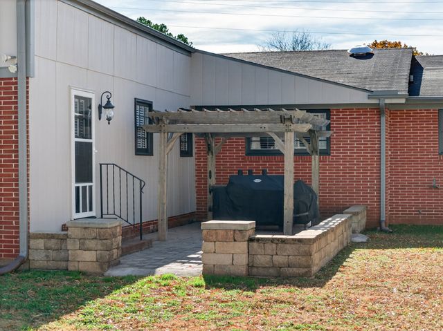 1105 Bagley Dr, Fayetteville, TN 37334