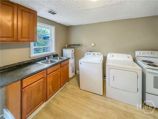 1204 Murphy Avenue, Savannah, GA 31415