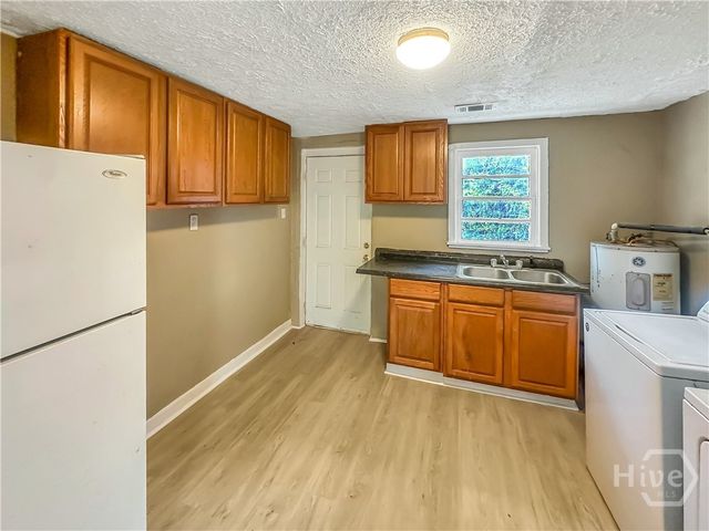 1204 Murphy Avenue, Savannah, GA 31415