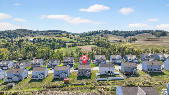 555 Gardenia Dr, Rostraver, PA 15012